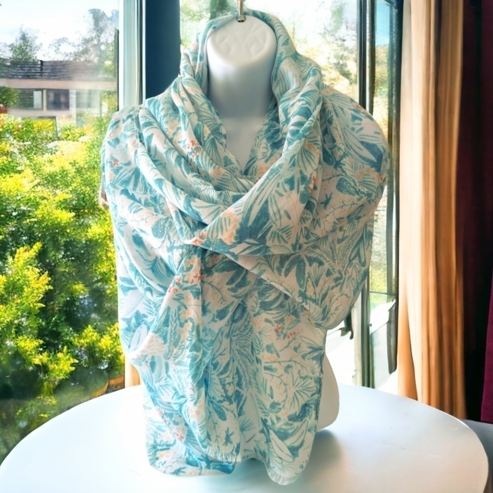 G.H. Bass & Co. Large Lightweight Pastel Floral Scarf Soft Girl NWT 34x72